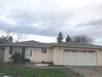 2947 Ruby Dr, Medford, OR 97504 - photo 2