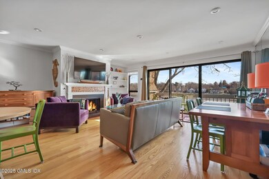 9-web-or-mls-15-river-rd-unit-220