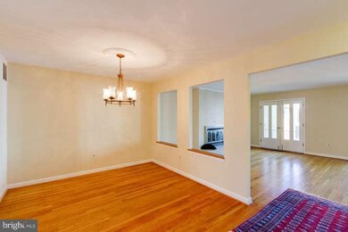 2055 N Abingdon St, Arlington, VA 22207 - photo 5