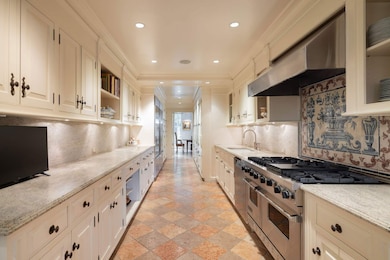 134 E 71st St, New York, NY 10021 - photo 6