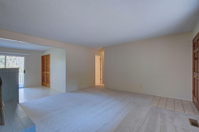 1124 NW D St, Grants Pass, OR 97526 - photo 5