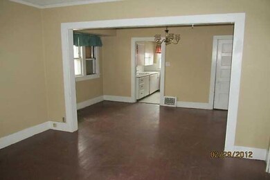 504 E 26th St, Des Moines, IA 50317 - photo 2