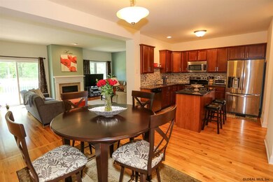 147 Fieldstone Dr, Schenectady, NY 12304 - photo 7