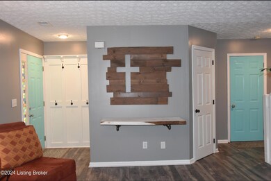 8512 Grand Neptune Dr unit 1702, Louisville, KY 40228 - photo 6