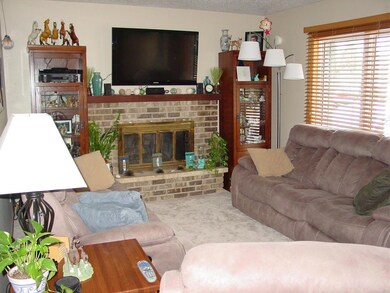 818 S 23rd St, Grand Forks, ND 58201 - photo 7