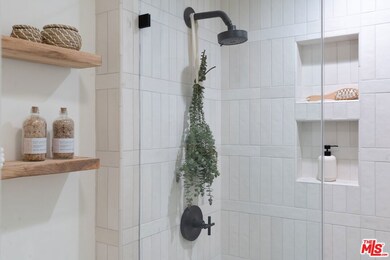 6720 Hillpark Dr unit 302, Los Angeles, CA 90068 - photo 5