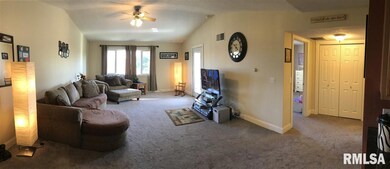 2413 W 54th St unit 11, Davenport, IA 52806 - photo 3