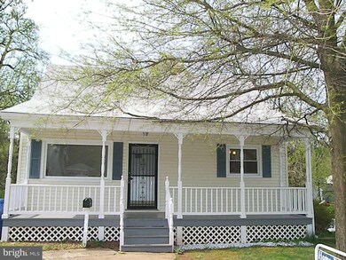 123 Lambert Dr, Manassas Park, VA 20111 - photo 2