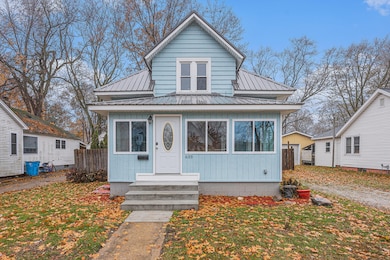 633 S Constantine St, Three Rivers, MI 49093 - photo 2