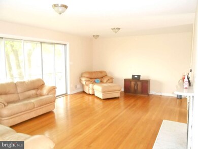 3209 Mulberry Ln, Temple Hills, MD 20748 - photo 4