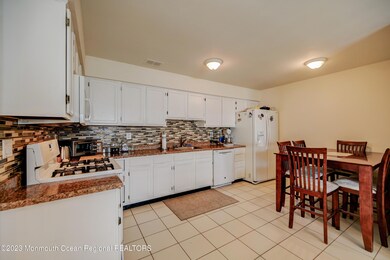 432 Indigo Ct unit 78, Morganville, NJ 07751 - photo 6
