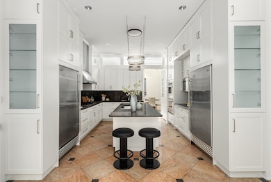 51 E 67th St, New York, NY 10065 - photo 5