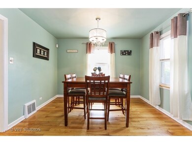 749 Westchester Blvd, Westchester, IL 60154 - photo 5