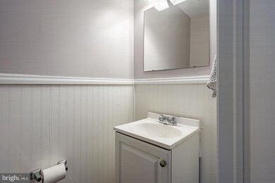 4205 Fox Pointe Ct unit 4205, Glen Mills, PA 19342 - photo 7