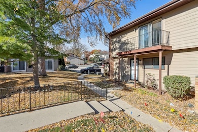 75 Mineola Rd unit 5C, Fox Lake, IL 60020 - photo 2