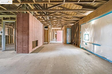 11201 Lochard St, Oakland, CA 94605 - photo 5