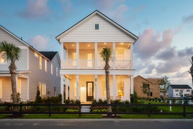 ELLIOT Q DOUBLE FRONT PORCH