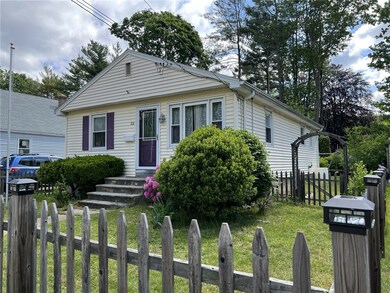 28 Errol St, Warwick, RI 02888 - photo 3