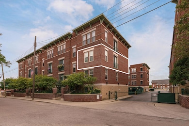115 E Noble St unit 2, Columbus, OH 43215 - photo 3