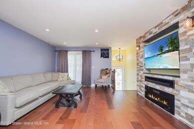 24 Heinz Ave, Staten Island, NY 10308 - photo 5