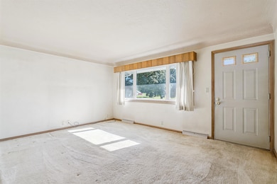 543 Mildred Ave, Waterloo, IA 50703 - photo 6