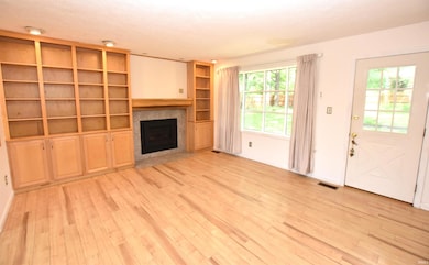 1423 E Bradshire St, Bloomington, IN 47401 - photo 2