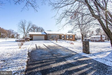 15607 Norman Dr, North Potomac, MD 20878 - photo 2