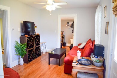 2_Living Room_