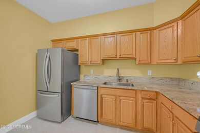 Waterford at East Brunswick unit 410, East Brunswick, NJ 08816 - photo 6
