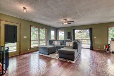 26980WhiteTailRdShellKnobMO-47