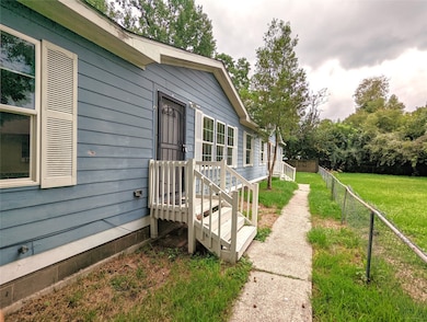 829 Marjorie St unit A, Houston, TX 77088 - photo 3