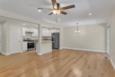 96 Royal Ln unit 96, Agawam, MA 01001 - photo 2