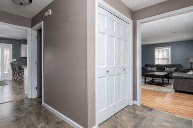 6 Dodier Ct, Merrimack, NH 03054 - photo 3