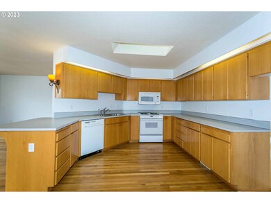 2813 22nd Ave, Forest Grove, OR 97116 - photo 7