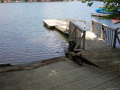 184 Lago Vista Dr unit 11, 12, & 17, New London, NC 28127 - photo 3