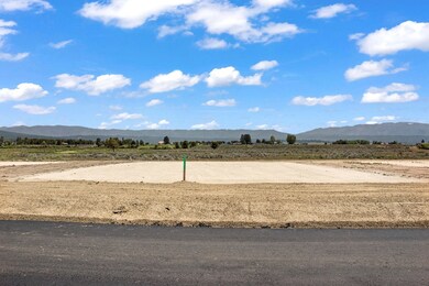Large Lot Backing Up to Foot Path