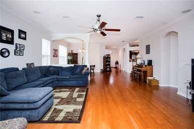 GREAT/LIVING ROOM W/WOOD FLOORS