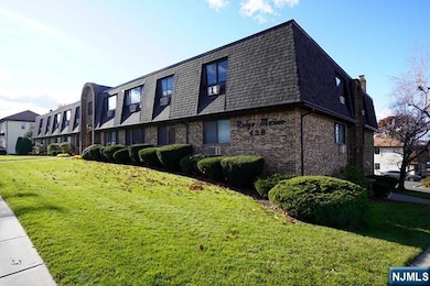 439 Ridge Rd unit 4, Lyndhurst, NJ 07071 - photo 2