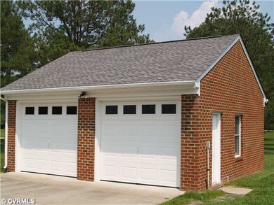 Parking Lot/Garage - Detached Garage with Finished