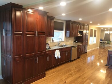 34 Hillcrest Cir unit 1, Watertown, MA 02472 - photo 2