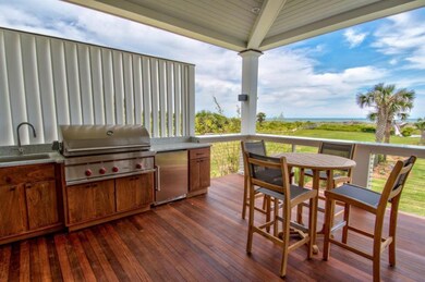 OUTDOOR KITCHEN