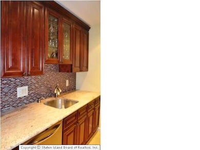 37 Country Dr E unit 80, Staten Island, NY 10314 - photo 5