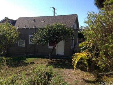 REAR COTTAGE - 2 LEGAL UNITS CURRENTLY VACANT