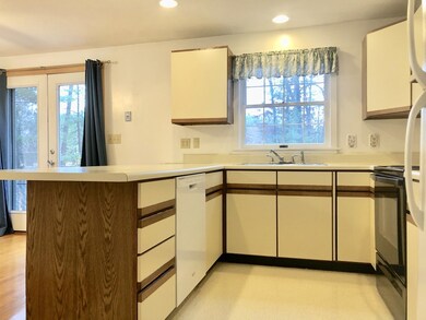 90 Laurel St unit B, Greenfield, MA 01301 - photo 7