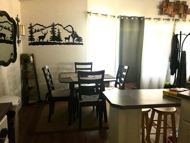Breakfast bar and dining area