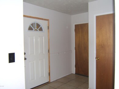89 N 4th West 081