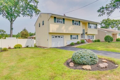 18 Lonanbe Dr, Middlesex, NJ 08846 - photo 2