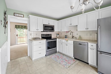33 Bellwood Cir unit 33D, Bellingham, MA 02019 - photo 5