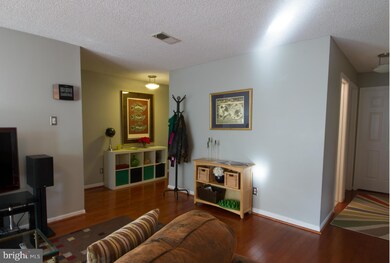 12105 Greenway Ct unit 101, Fairfax, VA 22033 - photo 4