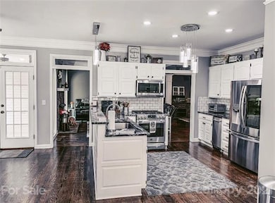 3204 Wentworth Dr, Statesville, NC 28625 - photo 7